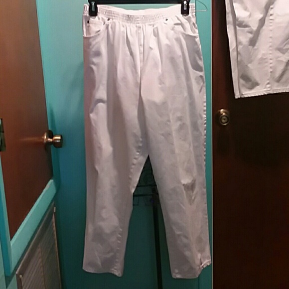 White Jeans - Picture 3 of 3